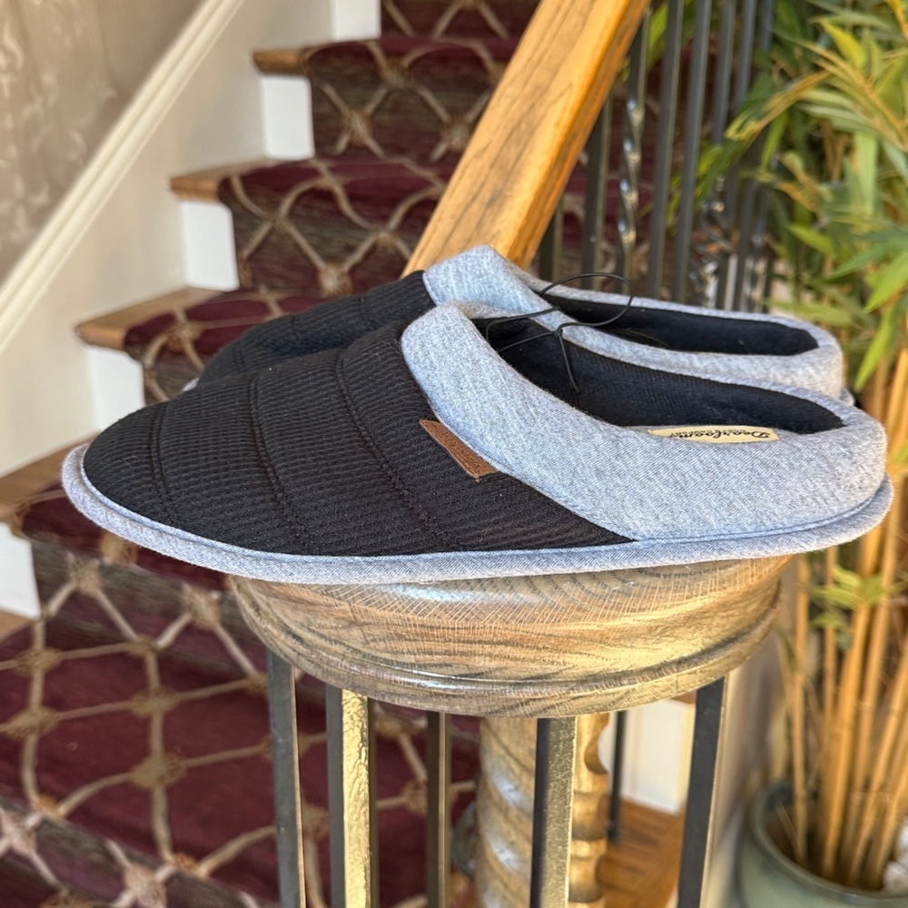 DEARFOAMS men’s slippers and WT black and gray US 9/10 medium - Picture 5 of 7